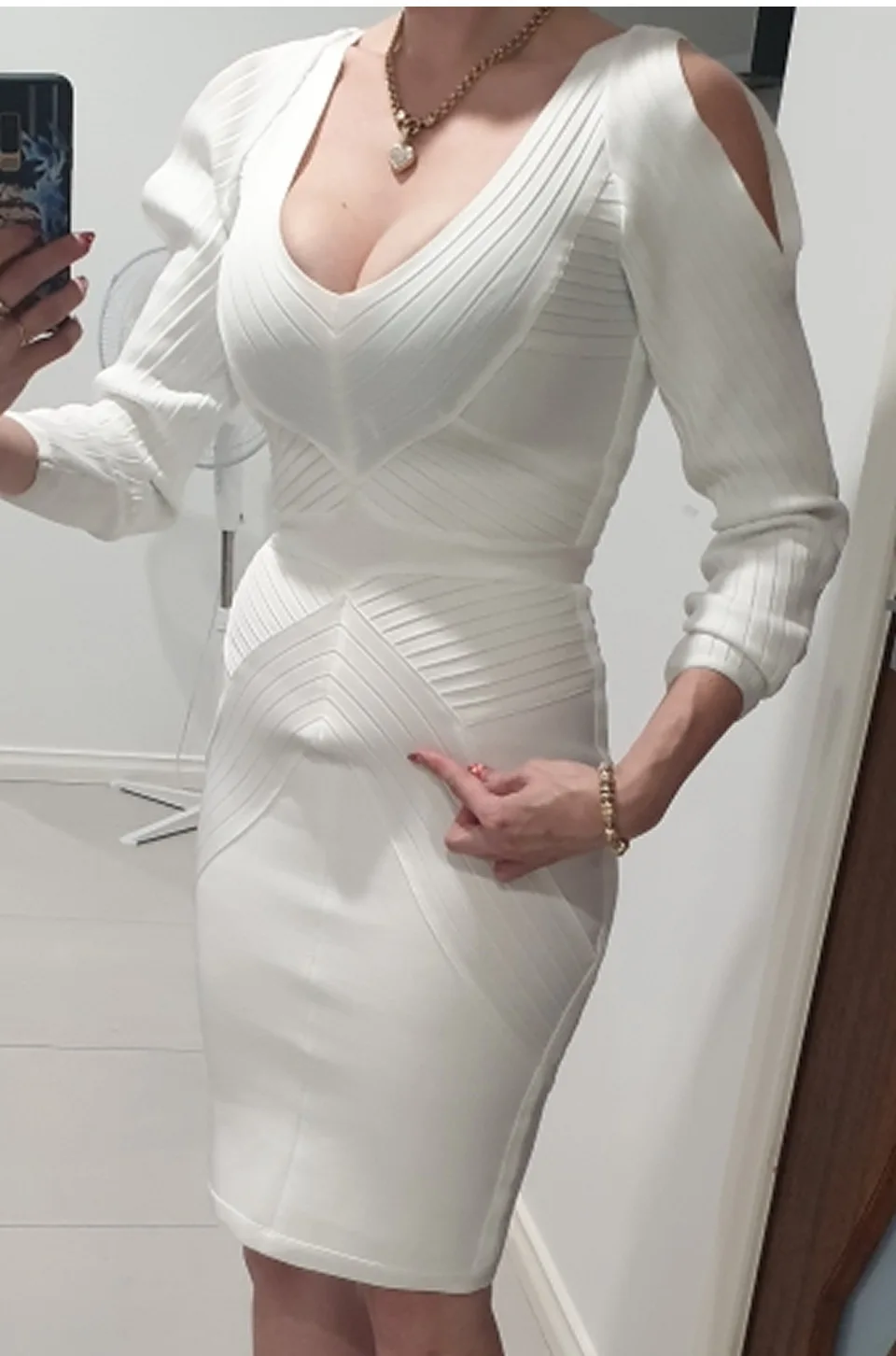 Сексуальное Бандажное платье с глубоким v-образным вырезом белое зимнее до