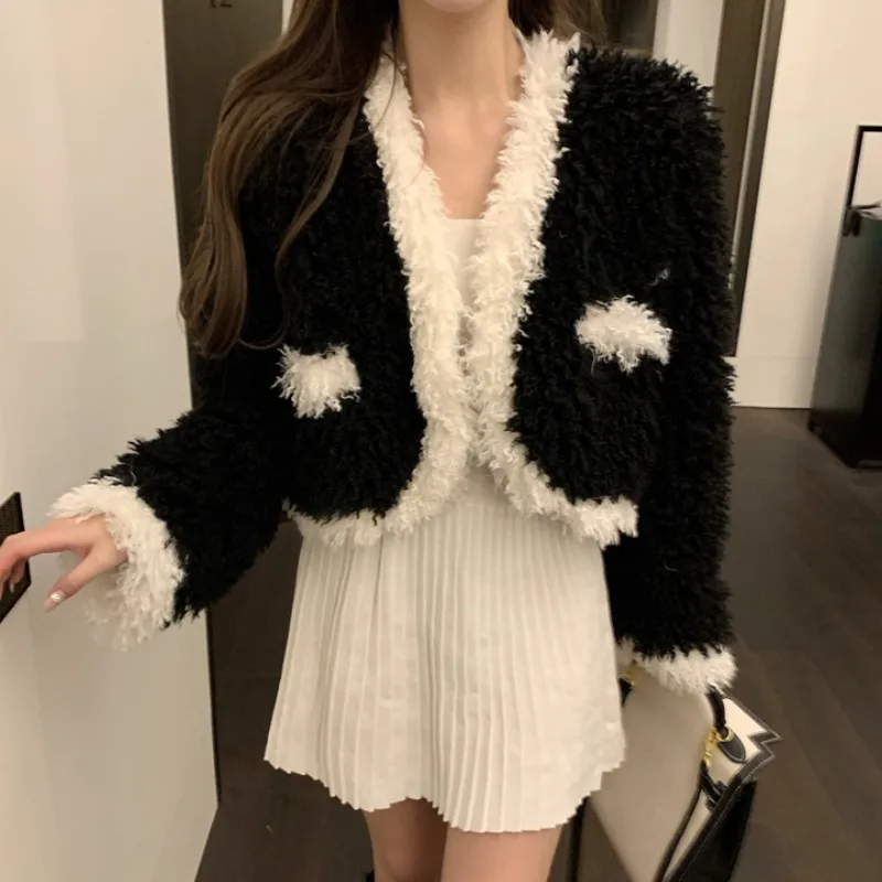 

Женский короткий кардиган с V-образным вырезом и длинным рукавом