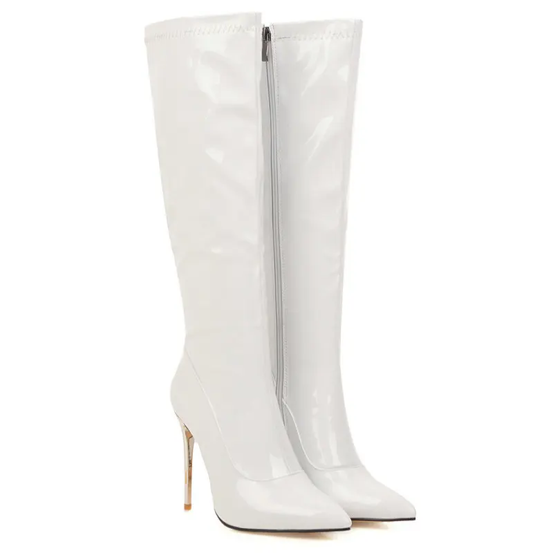 Женские сапоги привлекательные до колена из лакированной кожи на тонком высоком