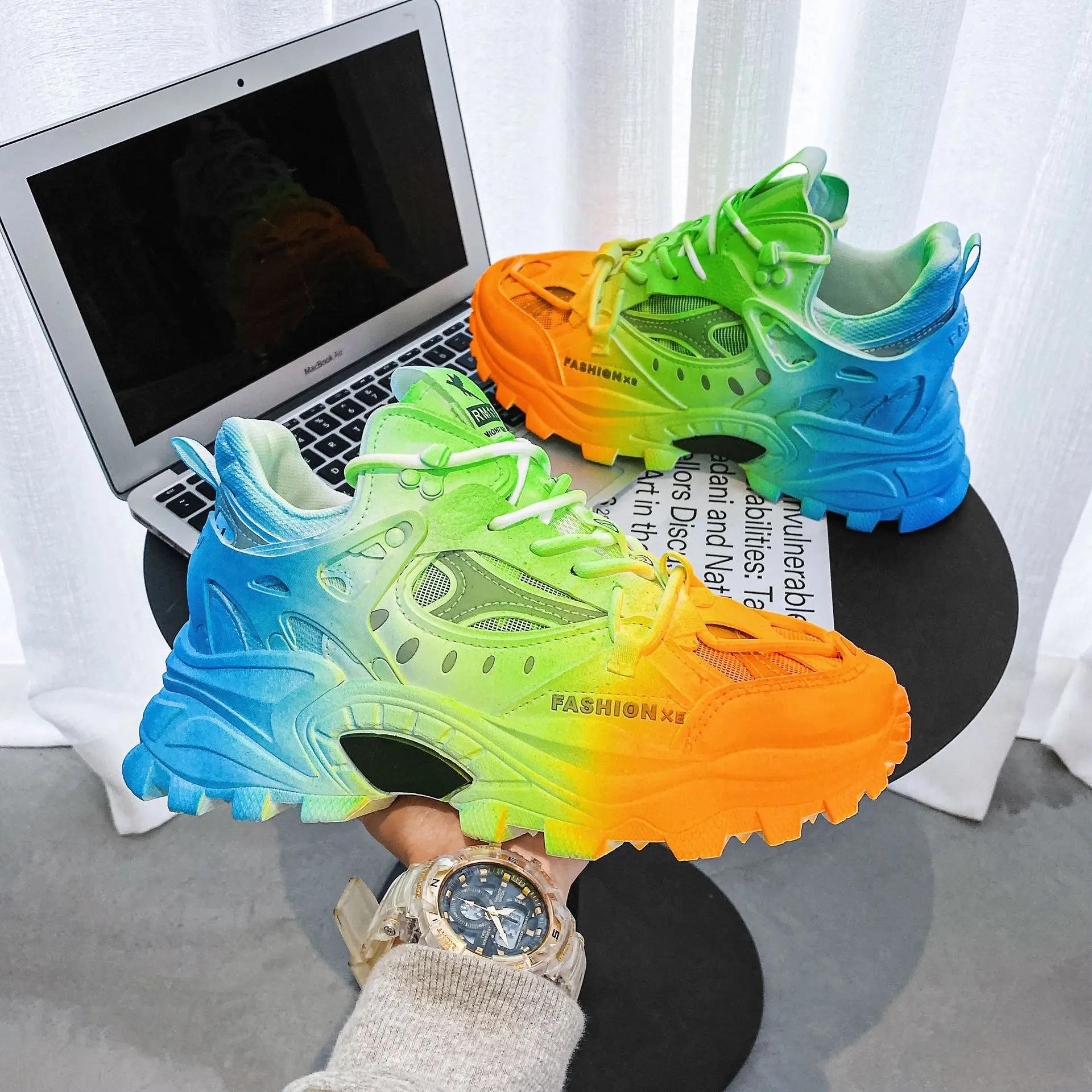 

Custom Colorful Men's Sneakers Fashion Breathable Men Chunky Shoes Trainers Street Style Male Footwear Casual Walking Sneakers