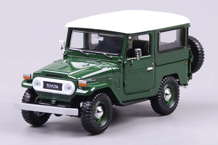 1/24 Масштаб Toyota FJ40 SUV литая модель автомобиля из сплава модель игрушки с открывающимися дверцами модель автомобиля для детей рождественские подарки игрушка - Цвет: Green