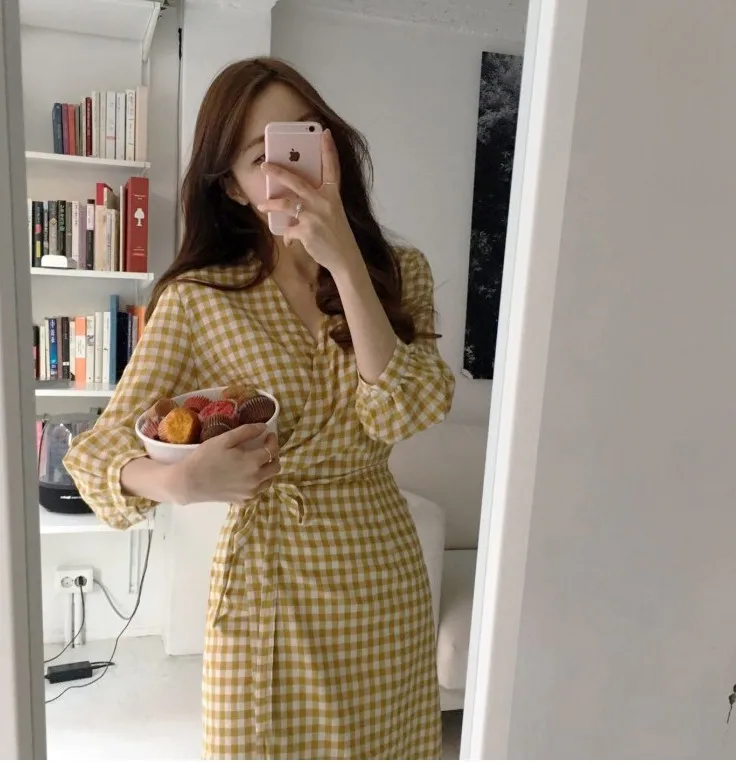 Платье женское хлопково-льняное с V-образным вырезом повседневный желтый сарафан