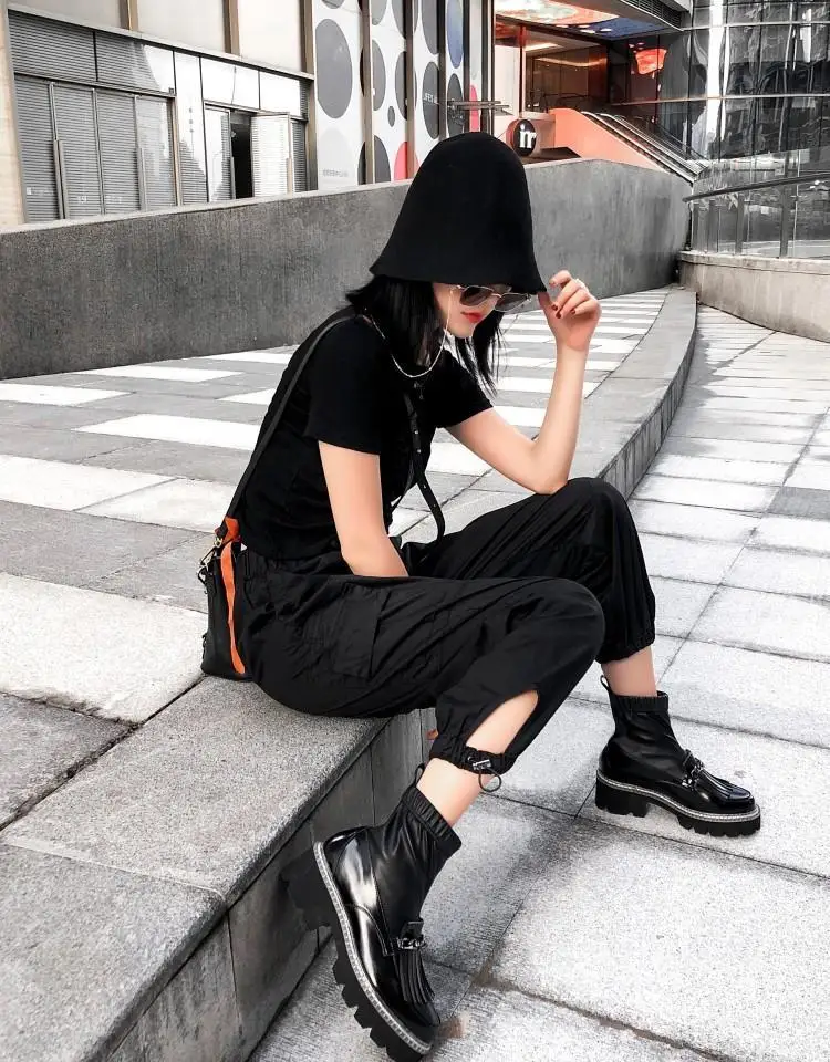 Buono Scarpe/женские ботильоны с металлическими цепочками; полуботинки с эластичными кисточками; черная обувь на платформе в стиле панк; Mujer; женские носки;