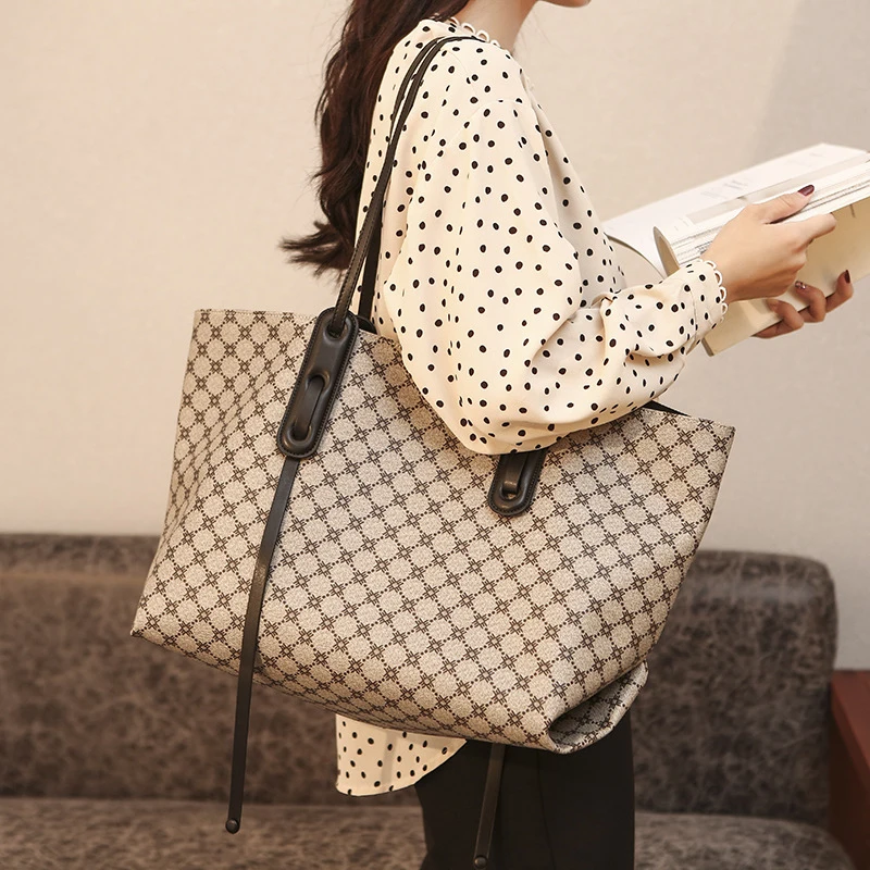 

High-quality big-name handbags 2021 autumn/winter new style hot sale picture-mother tote bag wild fashion portable big bag trend