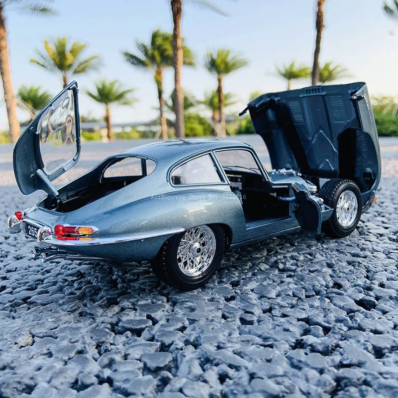 Bburago 1:18 Jaguar E type Coupe классический автомобиль из сплава Ретро модель автомобиля