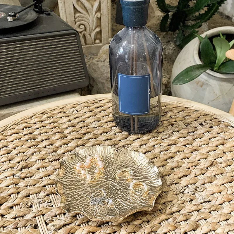 

Metal Jewelry Plate, Leaf-Shaped Ring Holder, Jewelry Storage Rack, Dressing Table