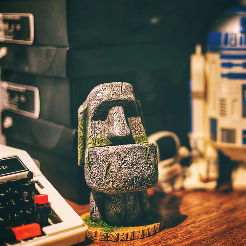 

Vintage Easter Island Pen Holder Festival Resin Craft Furnishing Creative Stone Decoration
