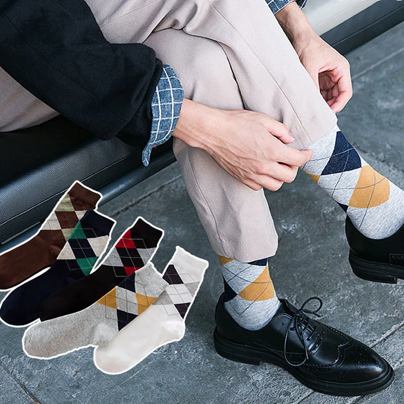 

1Pair New Rhombus Pattern Cotton Socks College Style Comfortable Sock for Man Keep Warm Mid Tube Socks Autumn Winter Recommend
