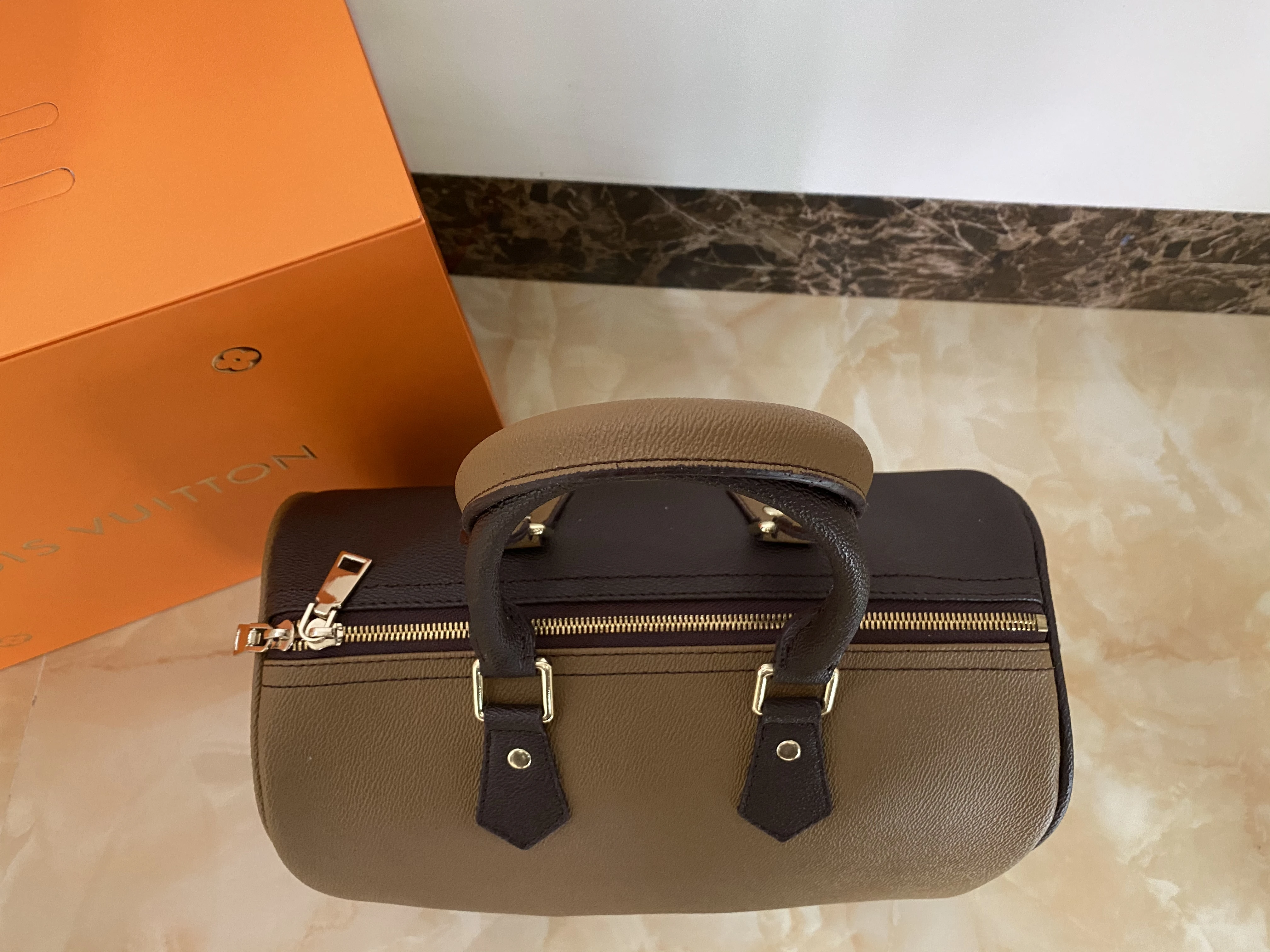 

Lady's Fashion Women's Pillow Bag Luxury Designer Brand Model Style Valentines Gift High Quality Leather Material