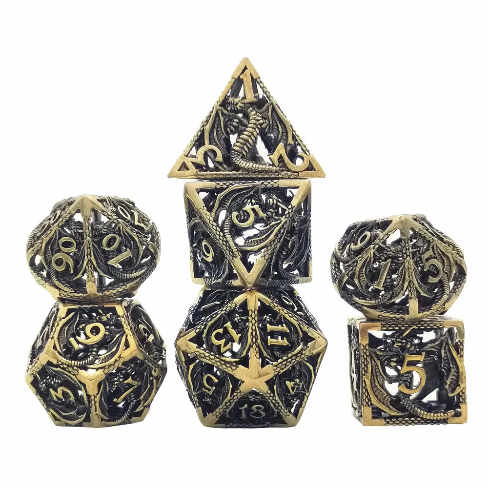 

Металлические кубики полые игральные кости DND комплект D20 Dados РОЛ многогранные ролевой игры кубик для настольной игры в стиле ретро резная D &...