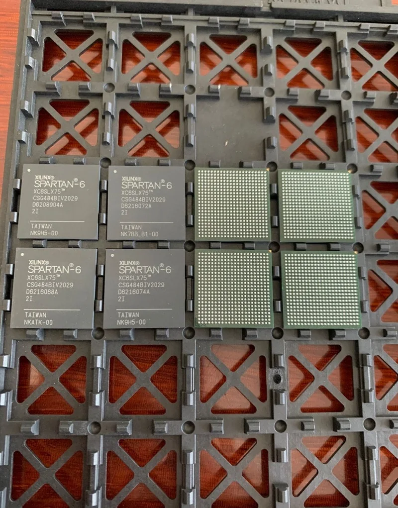 1 шт. 100% оригинальных и новых XA6SLX75-2CSG484I XILINX XA6SLX75-CSG484 XA6SLX75-2CSG484C XA6SLX75 BGA484 лучшее качество.