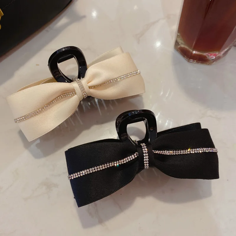 

New Fashion Plastic Hair Claw Black White Bow Hair Clips For Women Girl Elegant Vintage Rhinestone Hairpin Hair Accessories 2021