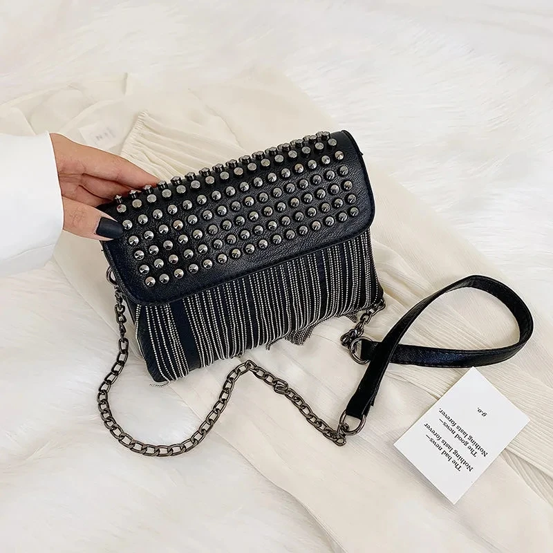 

2022 Chain Women Shoulder Crossbody Bags Women's Handbags Phone Purse Rivet Fringe Fashion Vintage Punk Designer Bags PU Leather