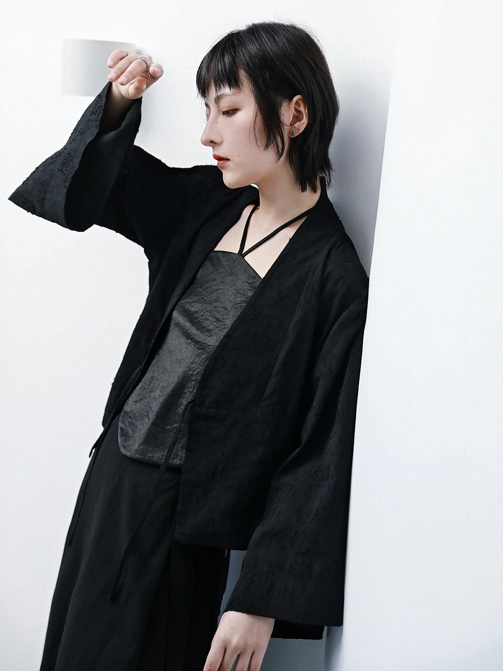 

IEQJ Women Blouse New Long Sleeve Lace Up Over Size Shirt Fashion Tide Solid Color Minimalist Open Stitch Summer 2021 8P859