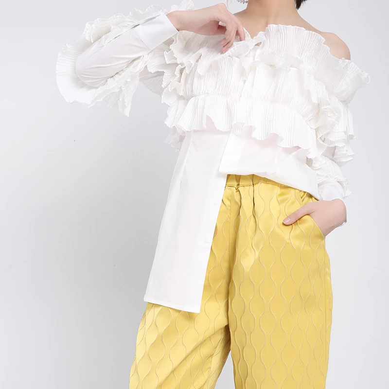 

[EAM] Women White Ruffles Temperament Blouse New Slash Neck Long Sleeve Loose Fit Shirt Fashion Spring Autumn 2021 1DA25600