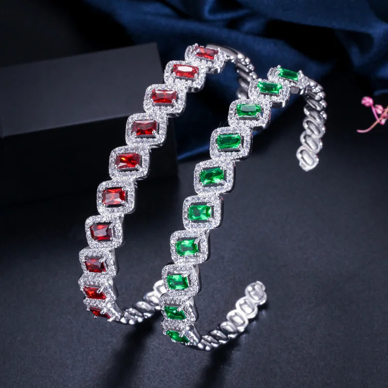 Женский браслет на запястье ThreeGraces регулируемый из зеленого буля с фианитами