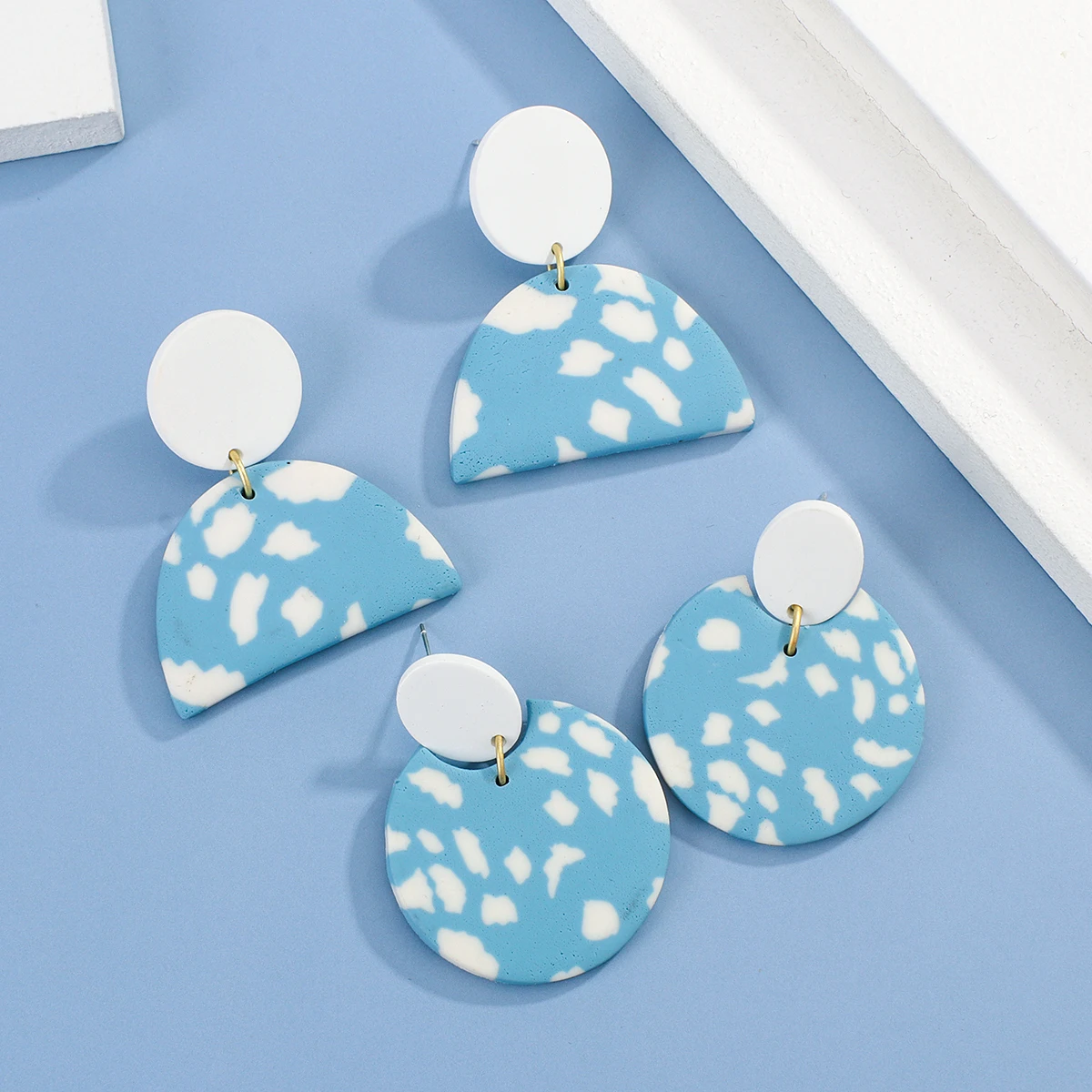 

AMORCOME Trendy Unique Polymer Clay Drop Earrings For Women 2021 Cute Geometric Round Pendant Dangle Earrings Fashion Jewelry