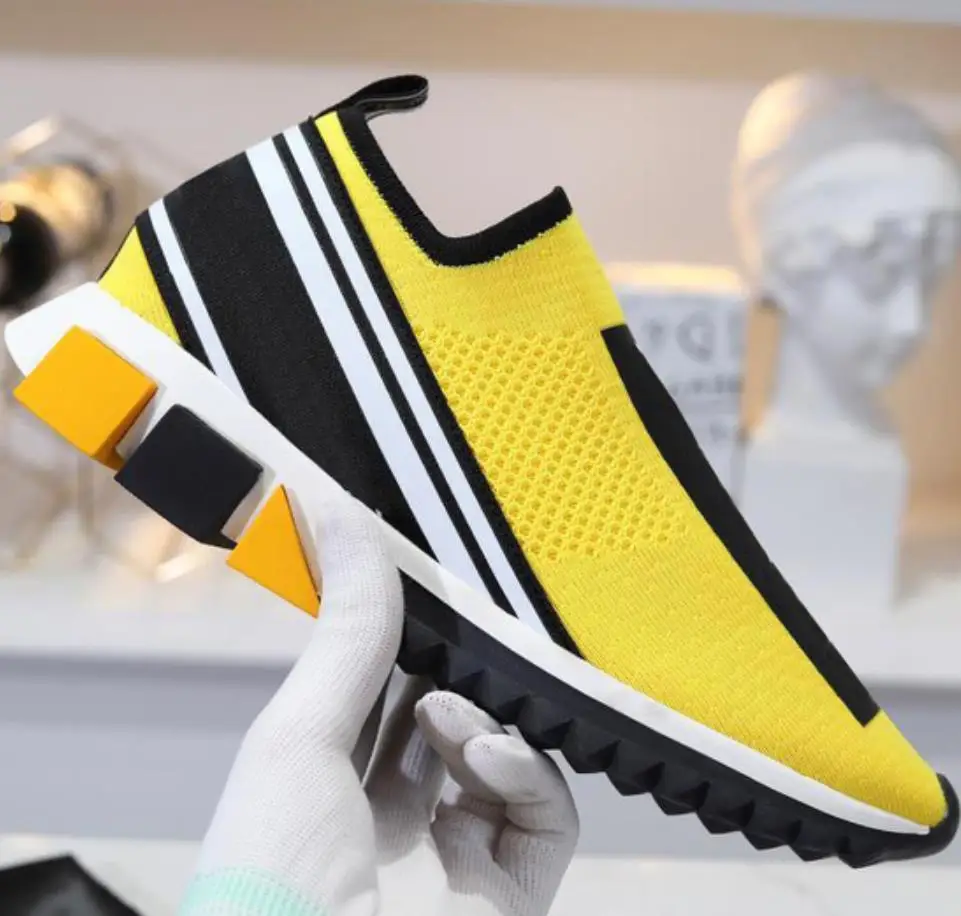

2021 leisure sports women's sports shoes non-slip breathable women lazy couple shoes knit men and women sneakers