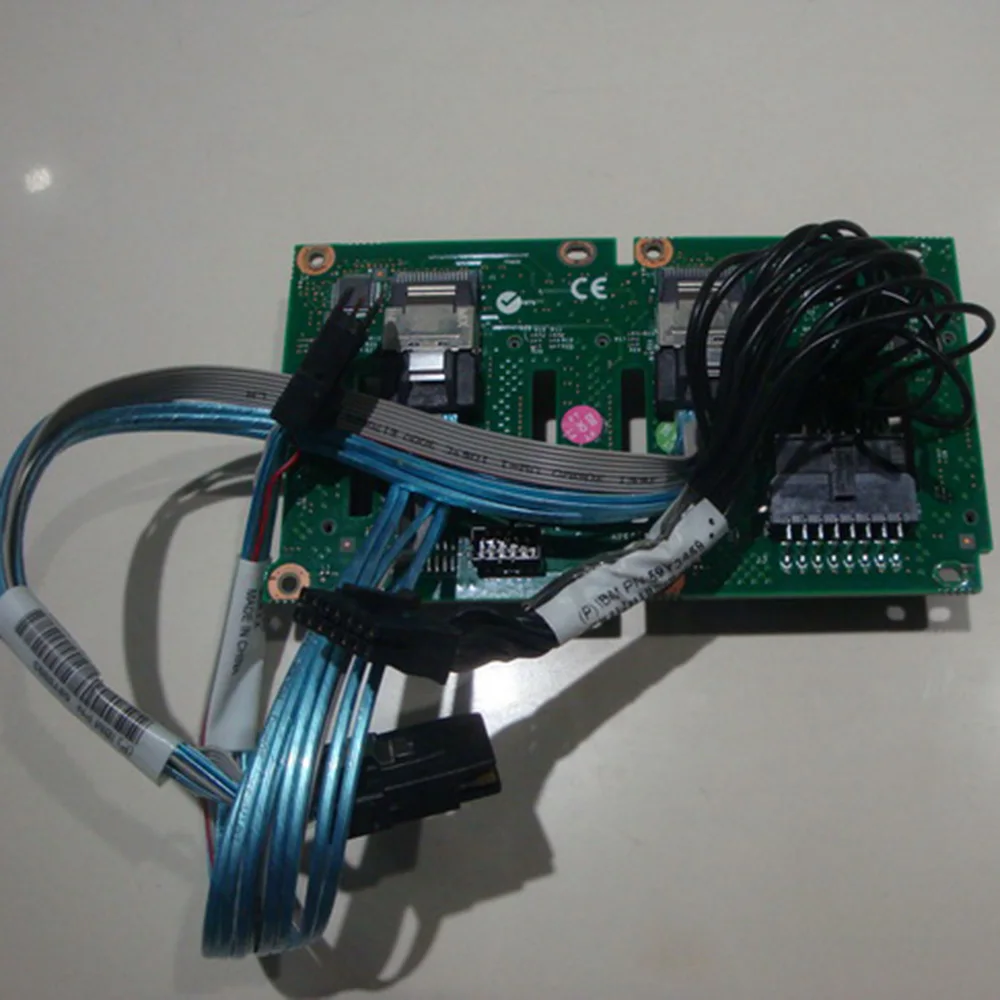 

Pulled 69Y0650 8*2.5 SAS/SATA Backplane for X3650 M3 with Cable