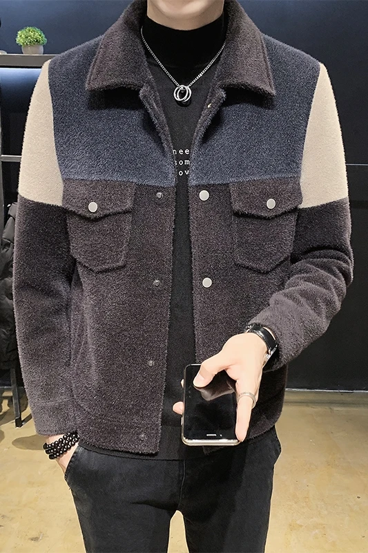 

Coats & Jackets