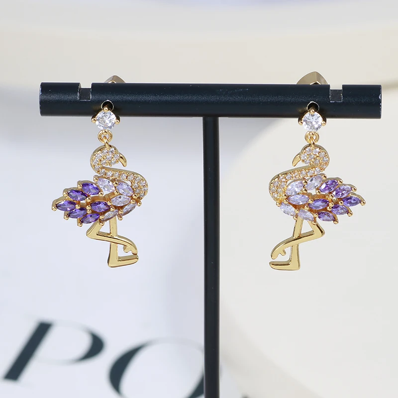 

Модные простые маленькие свежие трехмерные серьги в форме птицы, инкрустированные сверкающими цветными цирконами, длинные серьги в форме с...