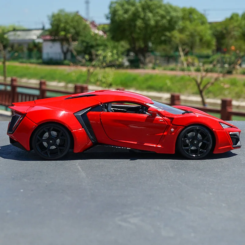 

1/18 scale static simulation alloy simulation sports car model die-cast metal car toy collection children's souvenir display