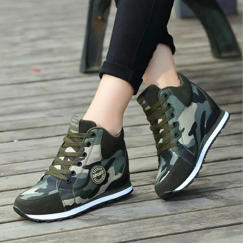 

2021 Spring High Top Wedge Platform Sneakers Women Casual Shoes Hidden Heels Ladies Sneakers Camouflage Women Shoes Basket Femme