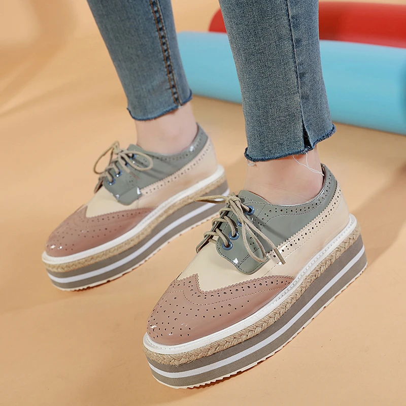 Женская обувь на платформе с квадратным носком толстой подошве весну и осень