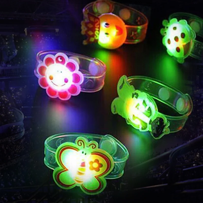 

1pc Children Simulation Luminous Watches Kids Cartoon Pattern LED Girls Boys Watch Wristwatches Random TXTB1