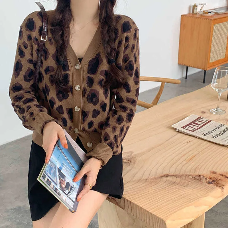 Женский кардиган с леопардовым принтом короткий вязаный свитер V-образным