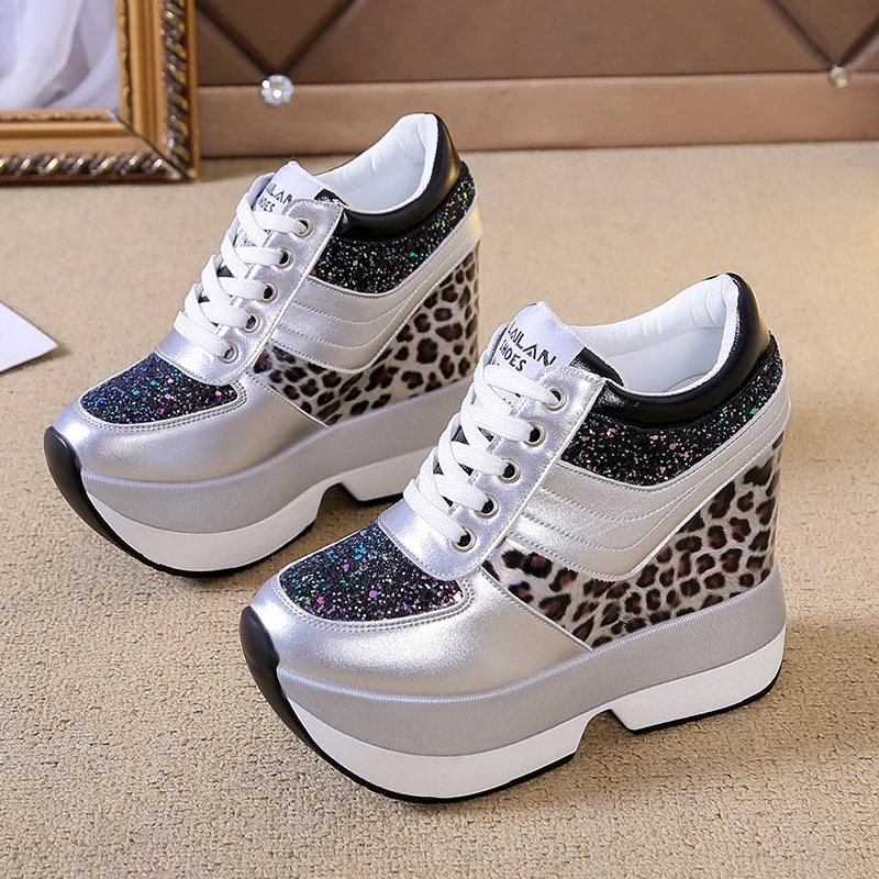 

Кроссовки женские на платформе 10 см, модная обувь на скрытой танкетке, с леопардовым принтом, увеличивающие рост, весна 2022