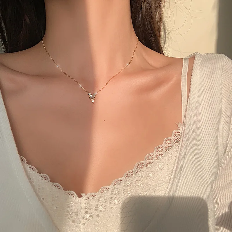 

MOFLO S925 Стерлинговое серебряное ожерелье с подвеской-бабочкой из белого опала с покрытием из 18-каратного золота