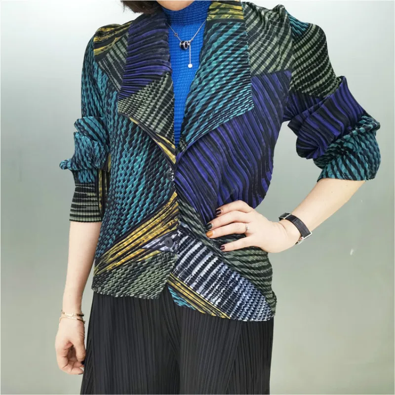 

Plus Size Jacket For Women 45-75kg 2020 New Stretch Loose Miyake Pleated Turn Down Collar Long Sleeved Casual Woman Clothes