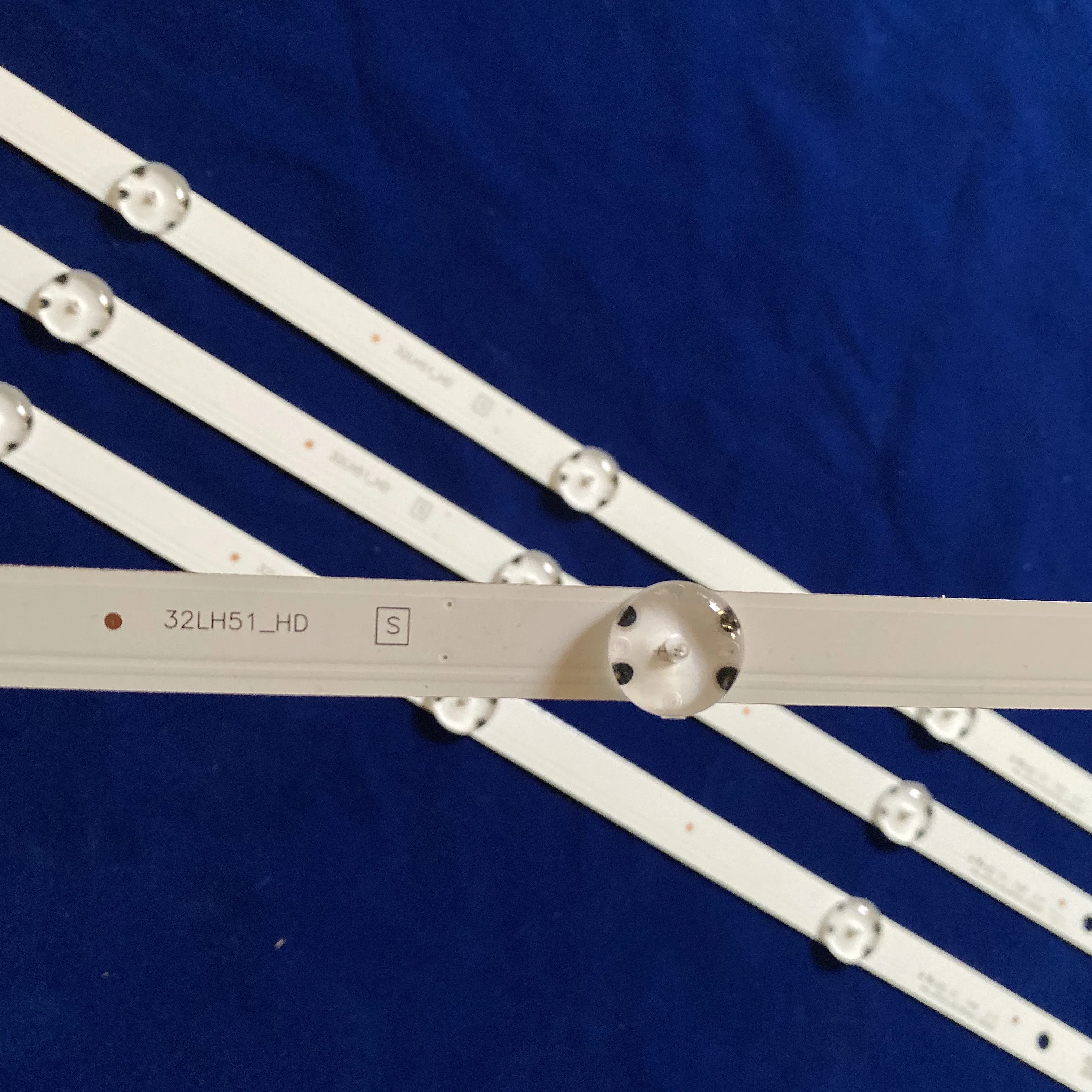 Светодиодная лента для подсветки телевизора LG 32 дюйма Innotek direct 15.5Y Rev0.0 _ 160323 32LH590U CSP