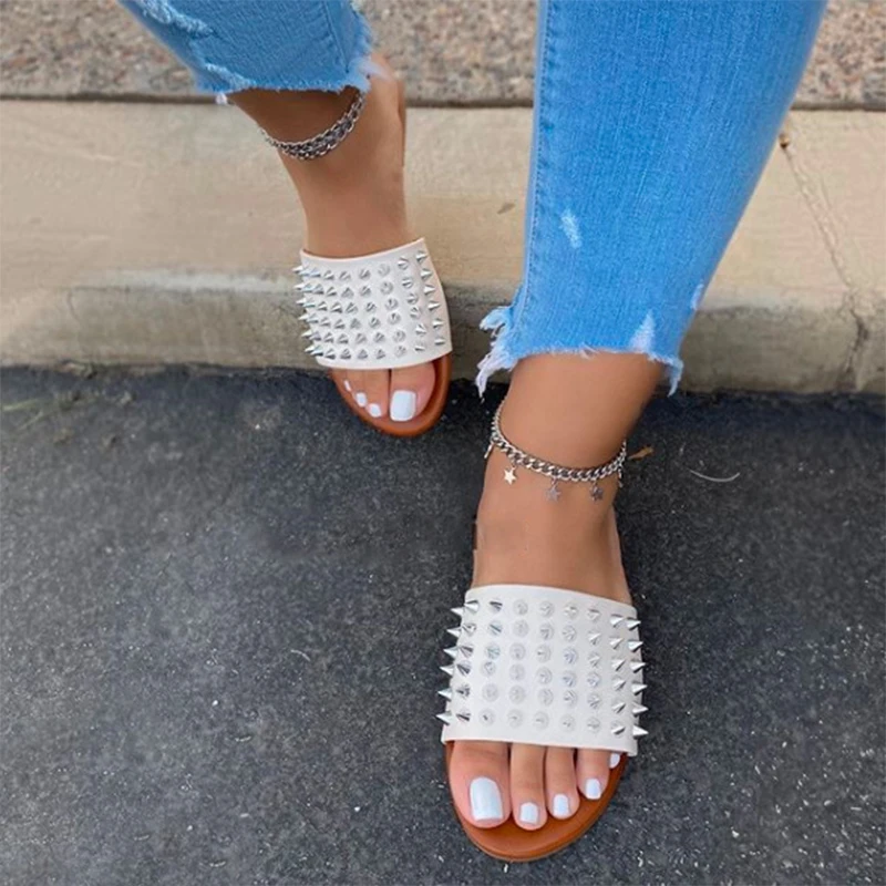 

Fashion Rivet Women Slippers Flat Casual Ladies Slides Open Toe Colorful Outside Beach Shoes 2021 Summer Female Footwear
