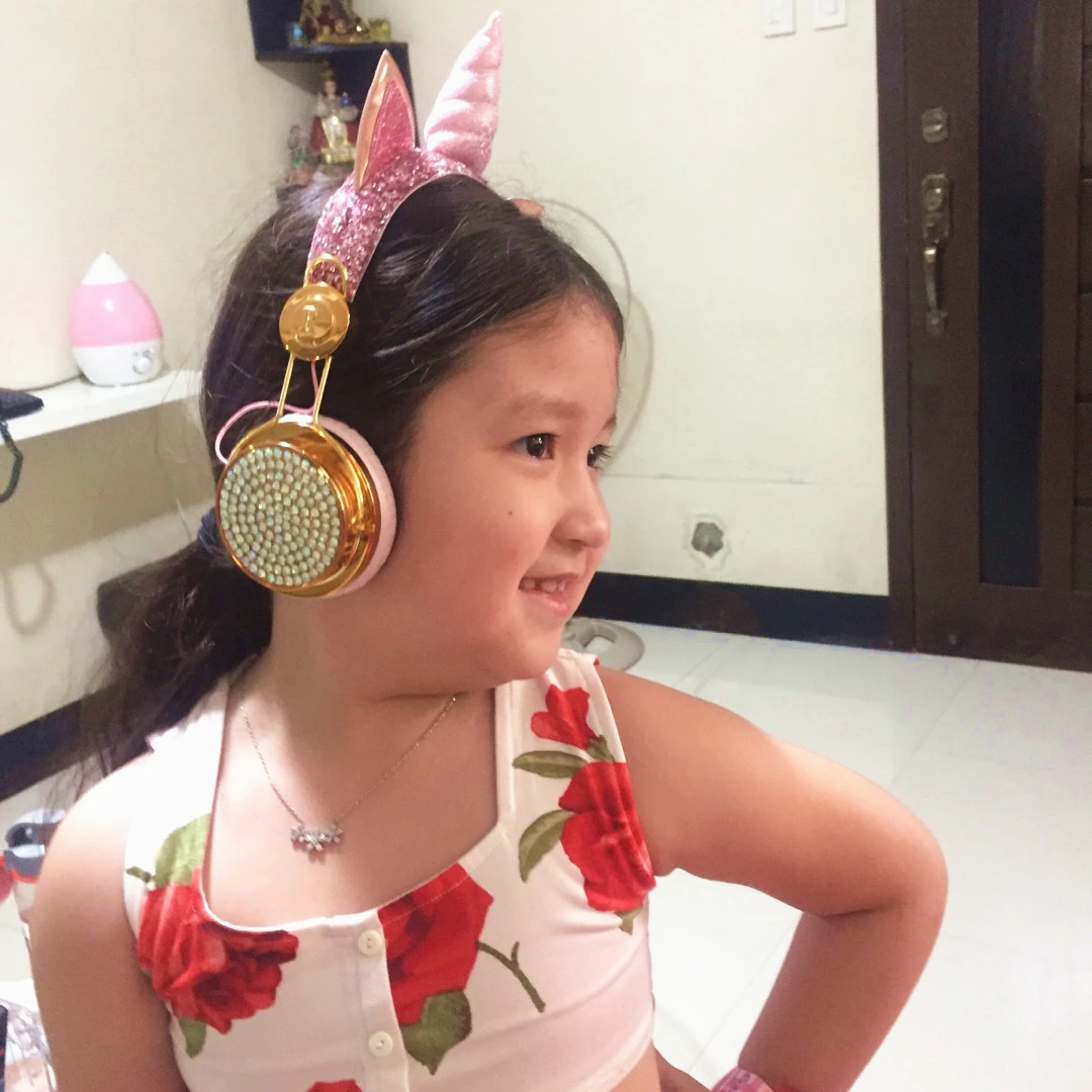 bluetooth golden cute unicorn headphones wireless girls kids cartoon stereo headset microphone learning headset for iosandroid free global shipping