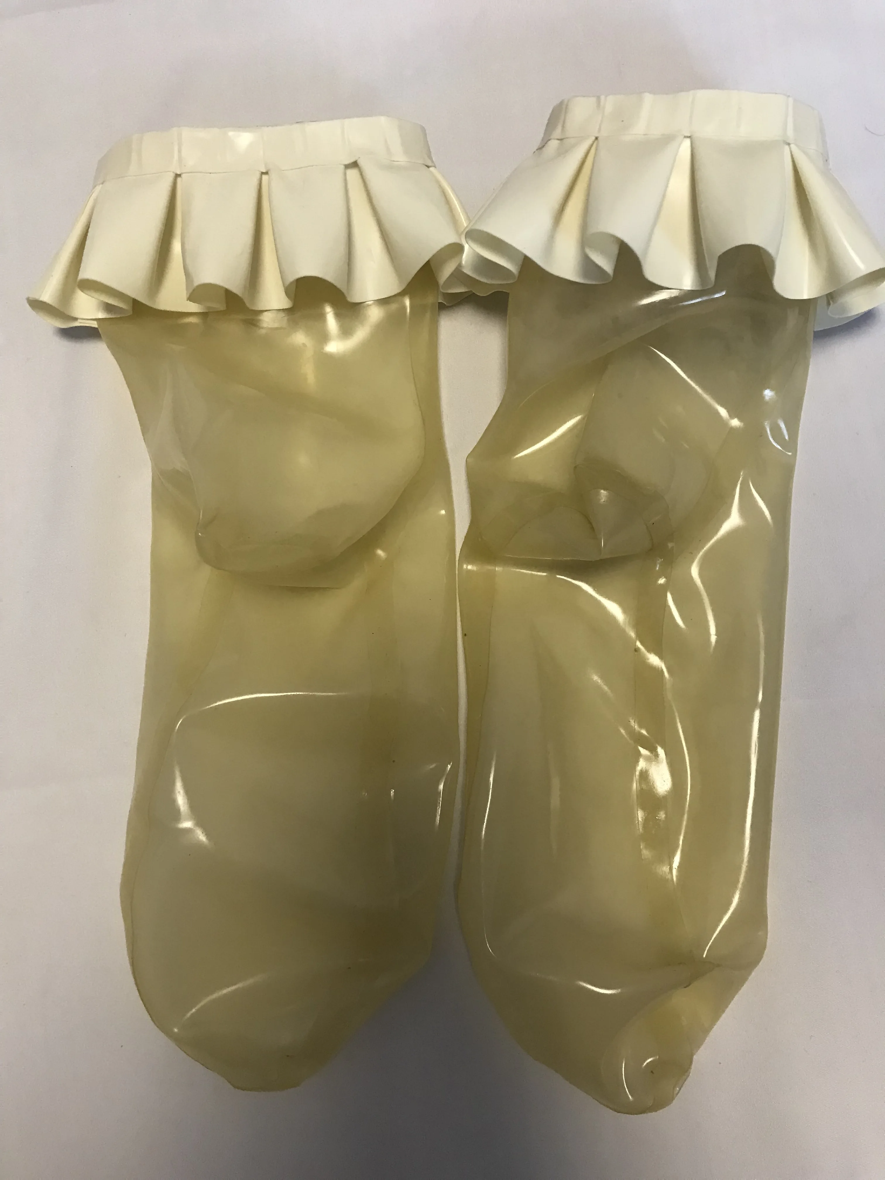 Сексуальные унисекс резиновые прозрачные латексные носки с белым кружевом |