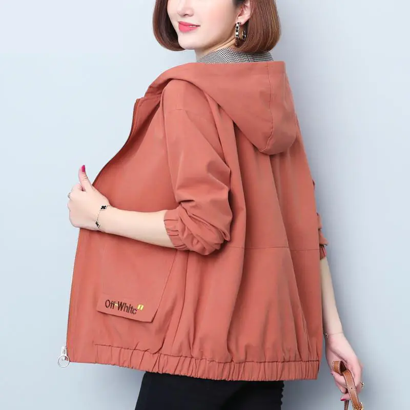 Женская короткая осенняя куртка новая Корейская свободная ветровка с капюшоном