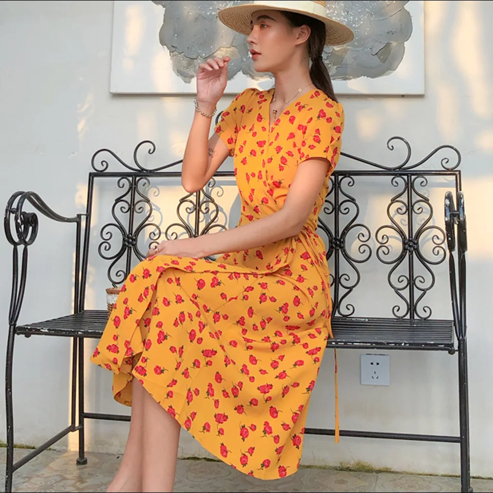 Богемное шифоновое платье с цветочным принтом лето 2021 простое V-образным