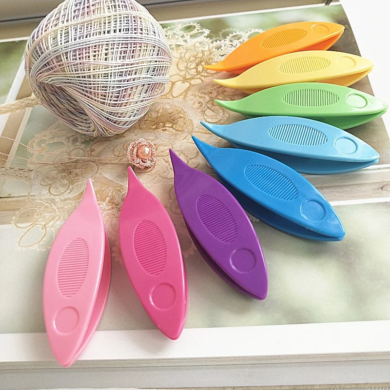 

2pcs Tatting Shuttle Tools for Lace Making DIY Weaving Tatting Craft Accessories Hand Art Lace Shuttle Random 6.6*1.8cm