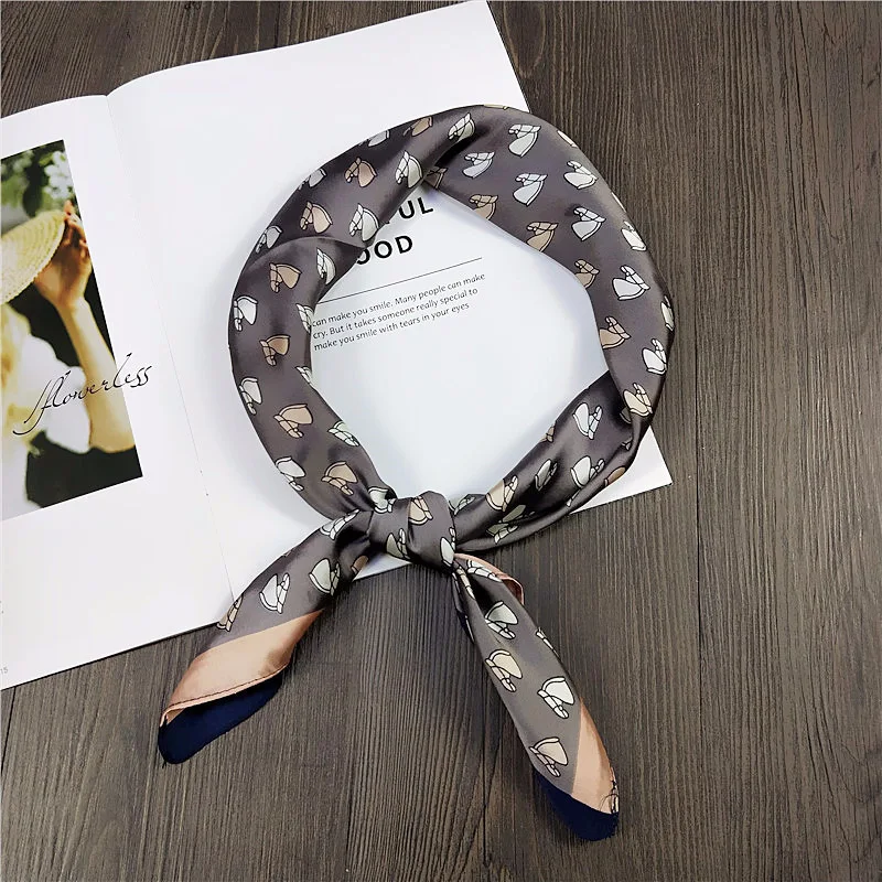 Женский квадратный шарф 70*70 с принтом головы лошади темно синий шифоновый