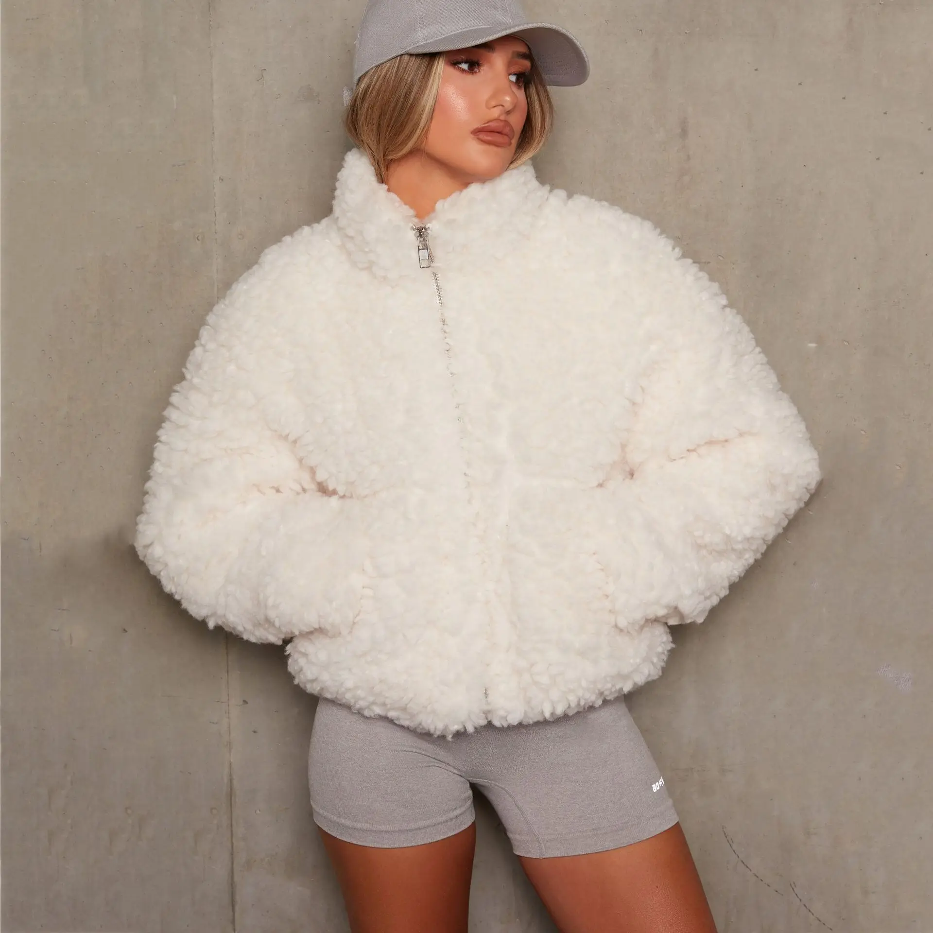 

2021 Women's New Fashion Plush Cardigan Short Jacket Lamb Wool Jacket Women