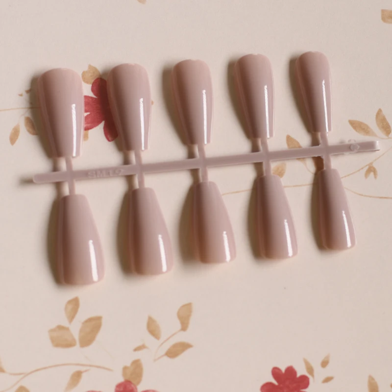 24 шт последние конфеты Длинные балетные накладные ногти сексуальные хаки P616 |