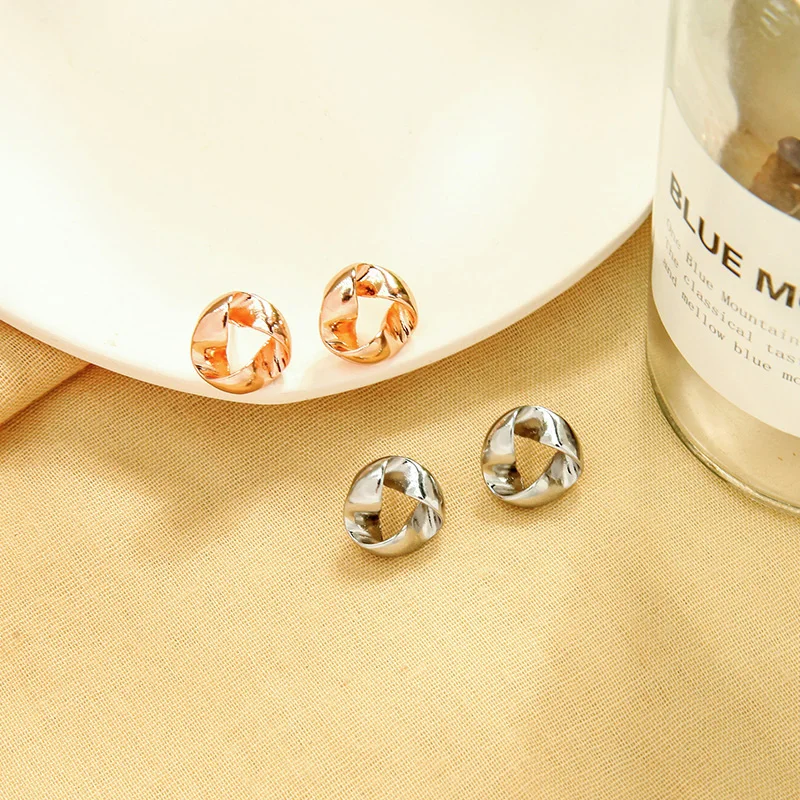 Kissme минималистский пирсинг серьги гвоздики для женщин Подарки три цвета