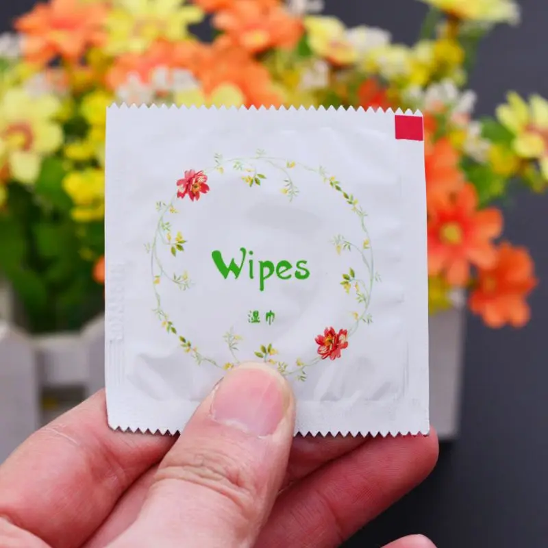 10x Cartoon Floral Print Condom Shape Wet Wipes Tissue Hand Face Cleaning Travel | Красота и здоровье