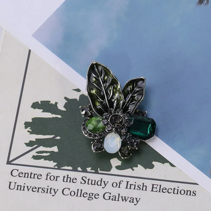 Брошь женская в форме листьев золотистая желтая зеленая блестящая ретро-стиле 2020