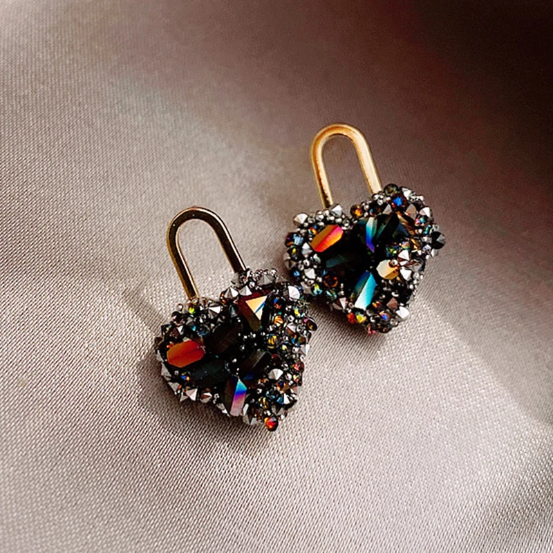 

Fashion Heart-shaped Stud Earrings for Women Creative Design Luxury Jewelry Micro-inlaid AAA Zircon High Quality S925 Needle