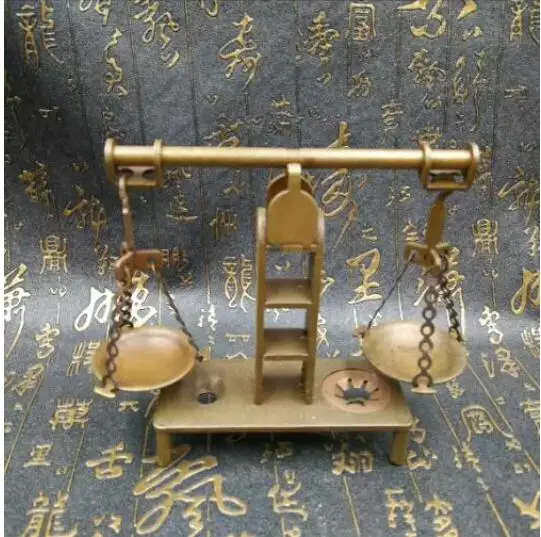 Ancient Chinese brass jewelry, copper, brass, small scales, small handicrafts, antique home accessories