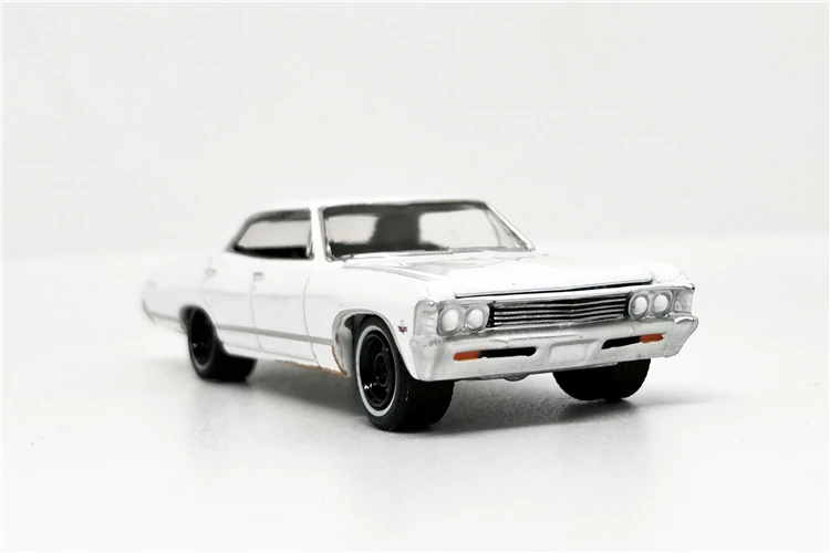 Greenlight 1: 64 Chevrolet Impala спортивный седан 1967 County дороги без коробки