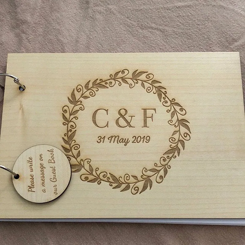 Гостевая книга с инициалом венка деревянная на кольцах персональный